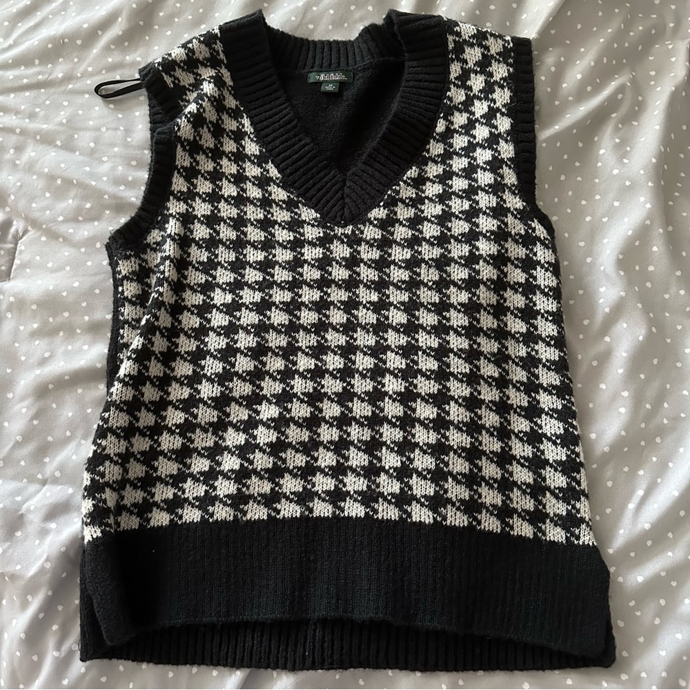 Black and White Checkered Print Sweater Vest
